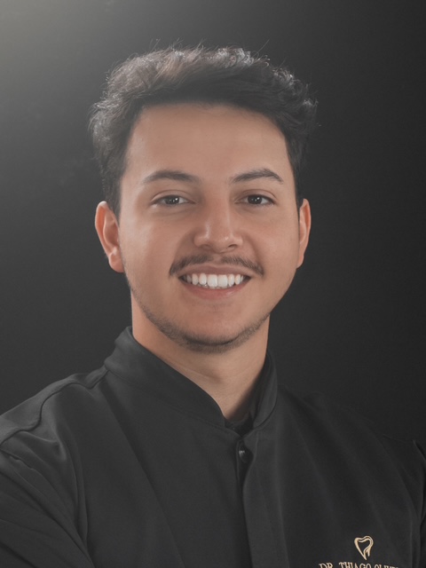 Dr. Thiago Cécil Oliveira - Dentista